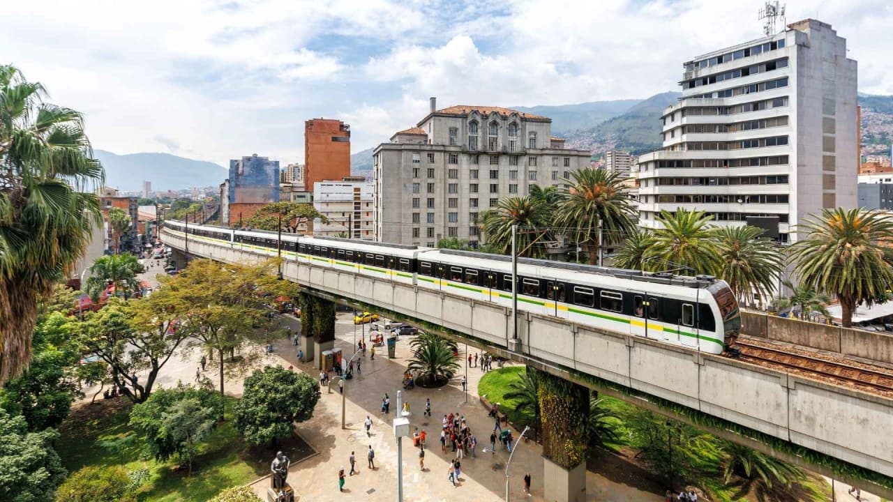 Quindío y Medellín desde Bogotá Terrestre Plan 5 días 4 noches – Paquete Turístico en Medellín, Antioquia · foto 1