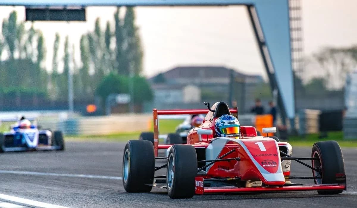 Formula 1 Gran Premio de Ciudad de México 5 días 4 noches – Paquete Turístico en Ciudad de México D.F, Ciudad de México D.F · foto 1