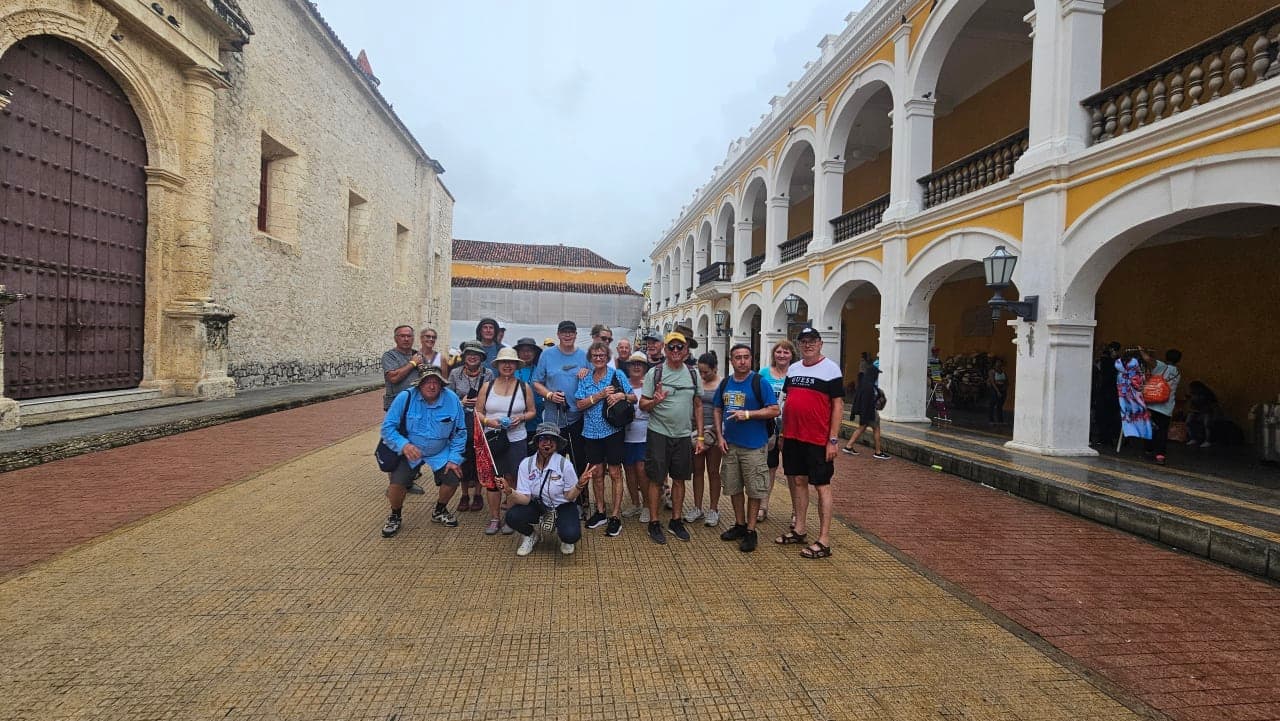 Ayer y Hoy por Cartagena — Walking Tour Histórico y Cultural. – Guías de Turismo en Cartagena de Indias, Bolívar · foto 1
