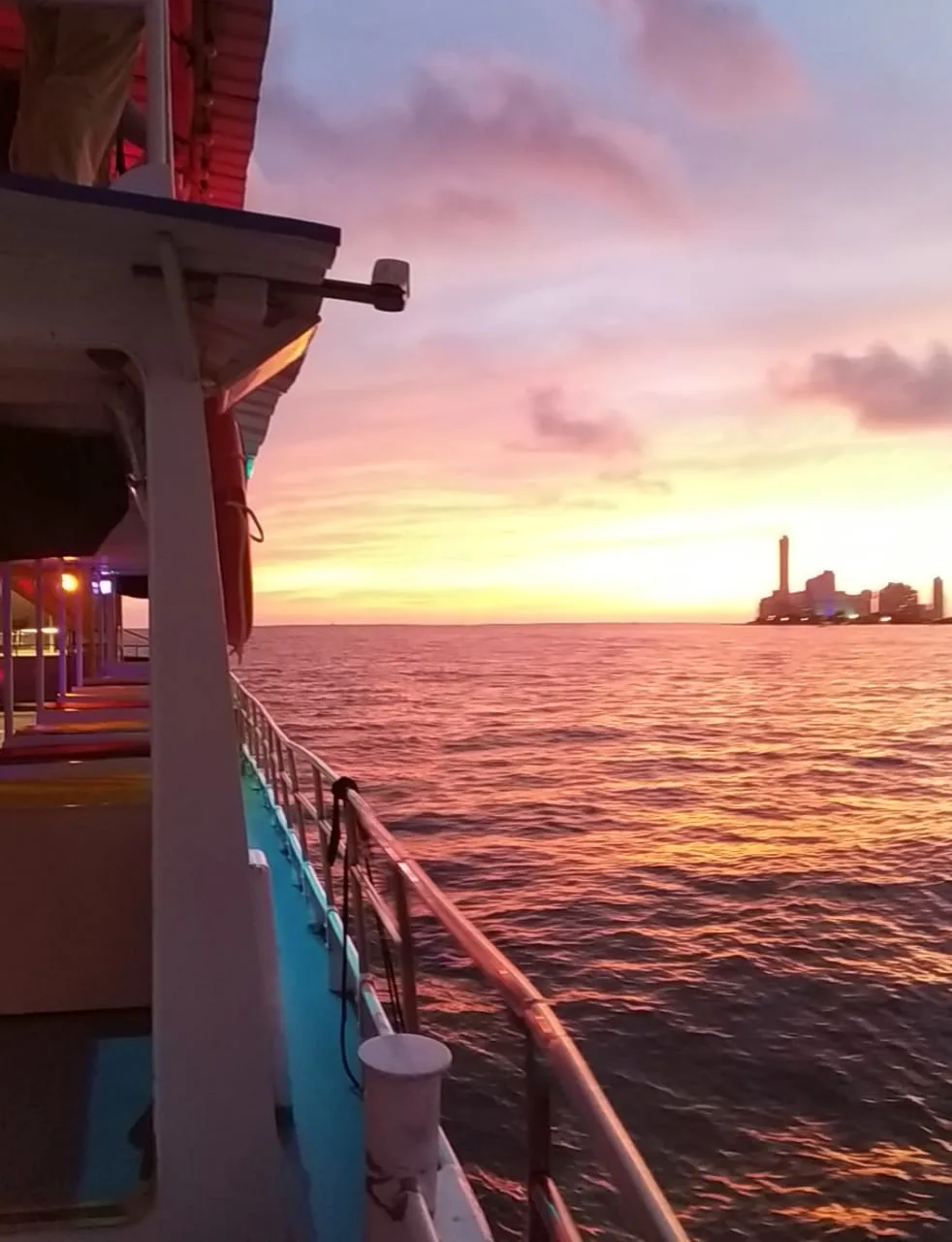 Atardecer familiar en Cartagena con animador, show y bebidas. – Actividades en Cartagena de Indias, Bolívar · foto 1